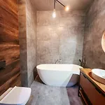 아파트 The Urban Nest - Garden & Bathtub *