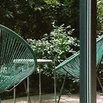 The Urban Nest - Garden & Bathtub 아파트